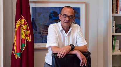 El alcalde Miquel Pueyo, en su despacho del Ayuntamiento de Lleida.