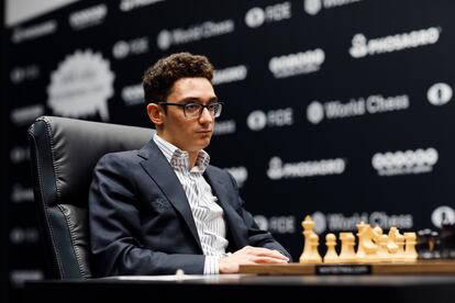 Fabiano Caruana, al comienzo de la quinta partida