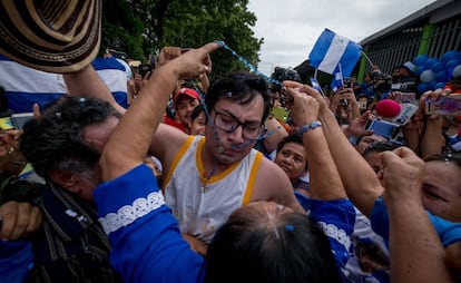 El líder estudiantil Yubrank Suazo al ser recibido en Masaya, tras ser excarcelado el martes. 