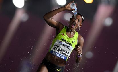 La keniana Ruth Chepngetich, durante el maratón en el Mundial de Doha.