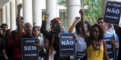 Manifestación en la PUC-Río contra el racismo.