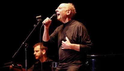 Art Garfunkel, durante su actuación la noche del viernes en el Festival Jardins de Pedralbes.