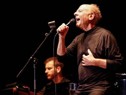 Art Garfunkel, durante su actuaci&oacute;n la noche del viernes en el Festival Jardins de Pedralbes. 