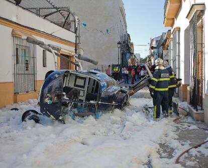 Scene in the street of El Puerto de Santa María where the helicopter crash-landed.