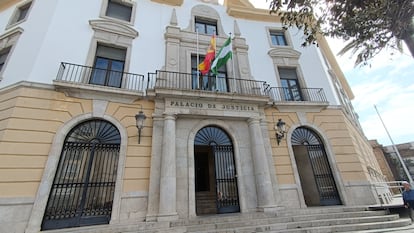 Fachada de la Audiencia Provincial de Cádiz.