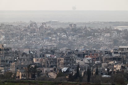 Edificios destruidos, en medio del alto el fuego entre Israel y Hams, en Gaza, este jueves.