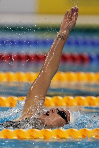 Mireia Belmonte, en el largo de espalda de la final de los 400 metros estilos.