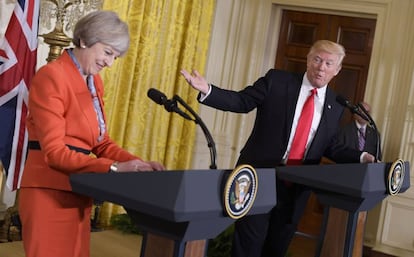 O presidente Trump e a primeira-ministra May durante a conferência de imprensa.