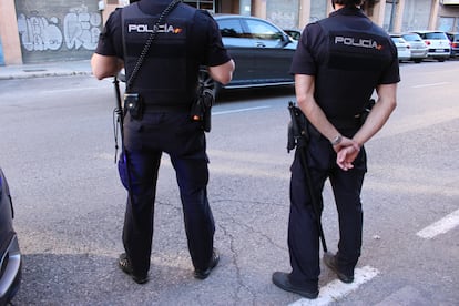 Agentes de la Policía Nacional en imagen de archivo.