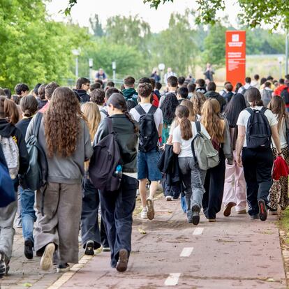 LOGROÑO 03/06/2025.- Un total de 1.598 alumnos matriculados en La Rioja, se presentan estos días a las Pruebas de Acceso a la Universidad (PAU, este martes en Logroño.-EFE/ Raquel Manzanares