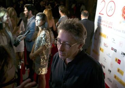 David Trueba, el jueves en el festival de cine español de Los Ángeles. Al fondo, Clara Lago y Paco León.