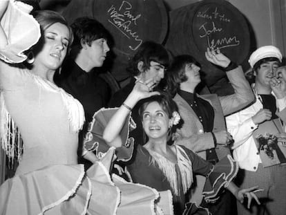 Los Beatles en un tablao en Madrid, durante su visita a Espa&ntilde;a en julio de 1965.