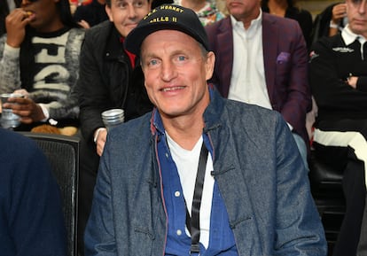 El actor Woody Harrelson en un partido de Los Angeles Clippers y los Atlanta Hawks, el 28 de enero de 2023, en Atlanta (Georgia).