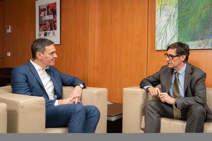 El secretario general del PSOE y presidente del Gobierno en funciones, Pedro Sánchez, durante su reunión para negociar las cuestiones relacionadas con Cataluña en el marco de su investidura esta tarde en Madrid.
