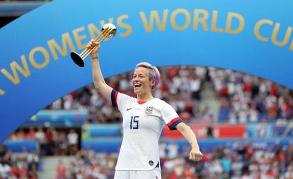 Megan Rapinoe celebra tetracampeonato dos EUA na Copa do Mundo de futebol feminino, neste domingo, em Lyon. 