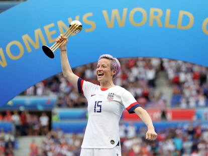 Megan Rapinoe celebra tetracampeonato dos EUA na Copa do Mundo de futebol feminino, neste domingo, em Lyon. 