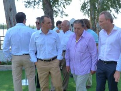 El presidente de la CEV y de AVE con el jefe del Consell y el presidente del Consejo de C&aacute;maras antes del almuerzo en L&rsquo;Albufera.