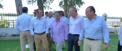 El presidente de la CEV y de AVE con el jefe del Consell y el presidente del Consejo de C&aacute;maras antes del almuerzo en L&rsquo;Albufera.