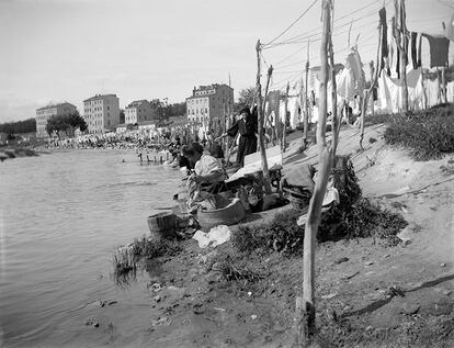 Lavaderos del río Manzanares, en Madrid, hacia 1915. Baldomer Gili Roig / Museo de Arte Jaume Morera