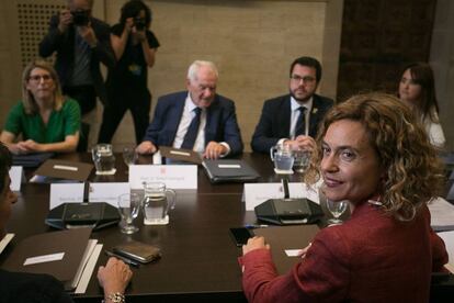 Reunión entre miembros de la Generalitat y Meritxell Batet, ministra de Política Territorial.