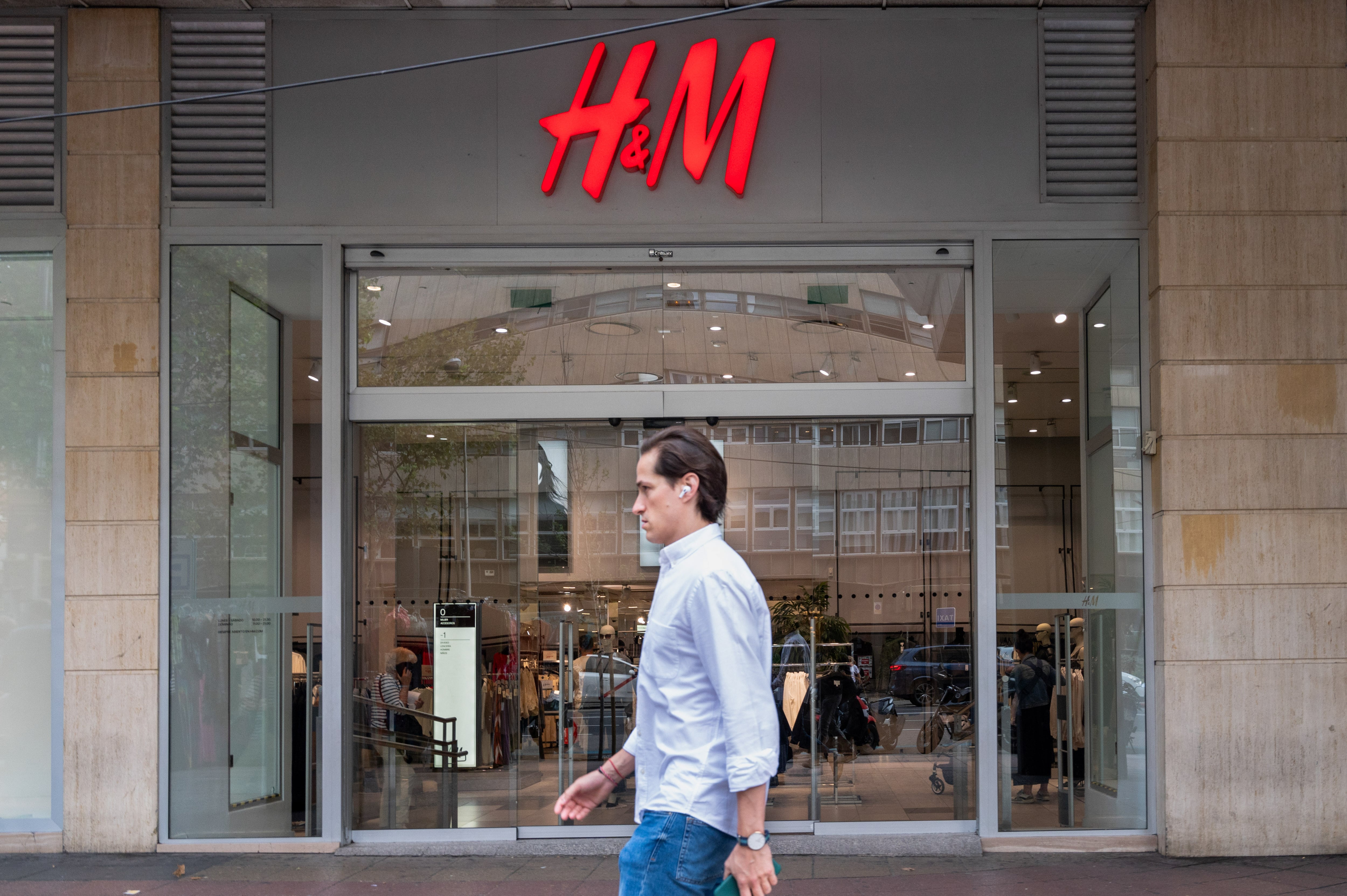 H&M recorta previsiones tras reducir un 30% el beneficio en el tercer trimestre