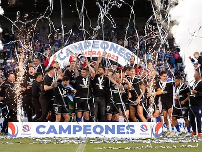 Los jugadores de Huachipato festejan el título de liga, el pasado 8 de diciembre en Talcahuano (Chile).