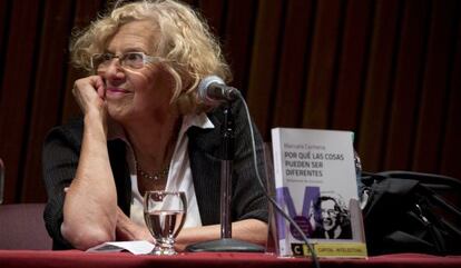 Manuela Carmena presenta su libro en Argentina.