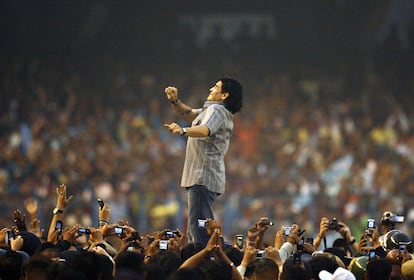 Maradona durante un evento organizado en su honor, en Calcuta (India), el 6 de diciembre de 2008.