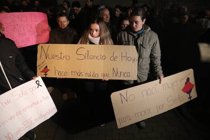 Concentración el pasado martes en Villabuena del Puente, en Zamora, de donde procedía la familia materna de Laura Luelmo y donde ella acudía a menudo.