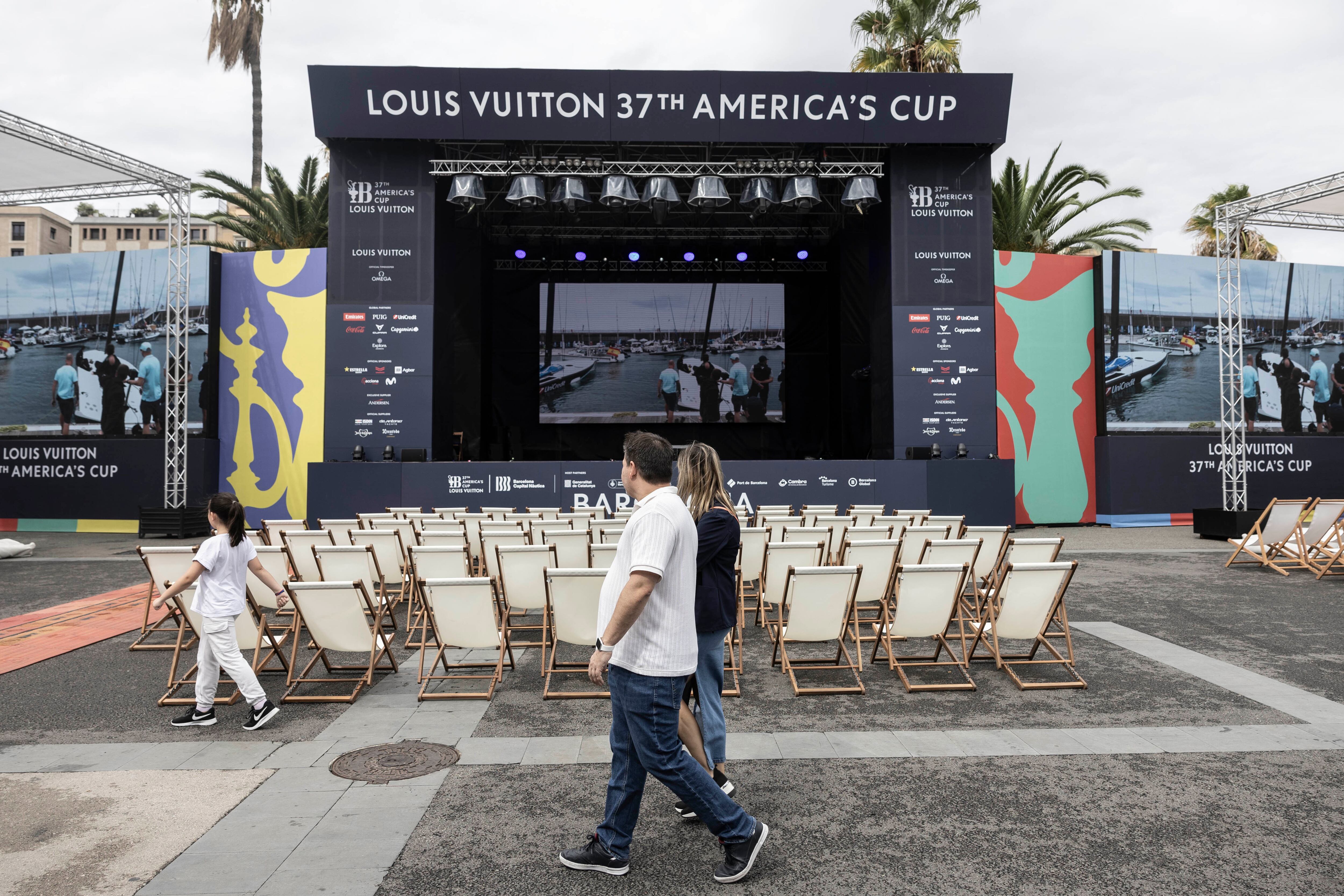 La Copa del América llega a las regatas decisivas sin despertar pasiones en Barcelona