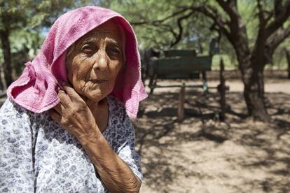 Ramona Bustamante, campesina que resiste al intento de desalojo de grandes terratenientes en el Paraje Las Maravillas, puesto de Castro, Provincia de Cordoba (Argentina).