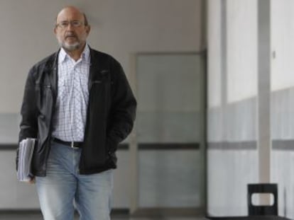 El presidente de la comisión de los ERE, Ignacio García (IU), en el Parlamento. 