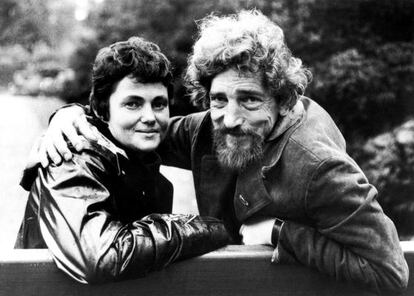 La escritora sueca Maj Sjöwall, junto a su marido, el también escritor Per Wahlöö, en una imagen de los años sesenta.