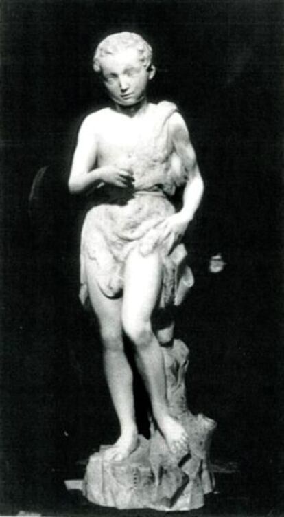 La escultura de 'San Juanito' atribuida a Miguel Ángel, antes de su destrucción en 1938.