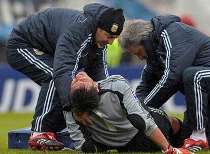 Abbondanzieri, tras lesionarse el pasado sábado en el partido Argentina-Paraguay.