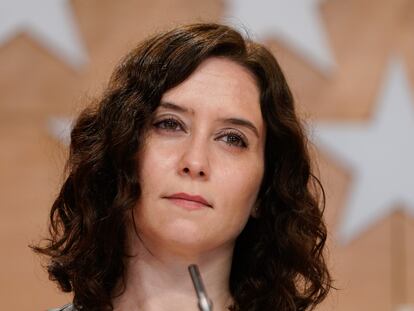 La presidenta de la Comunidad de Madrid, Isabel Díaz Ayuso, comparece en rueda de prensa en mayo de 2020.