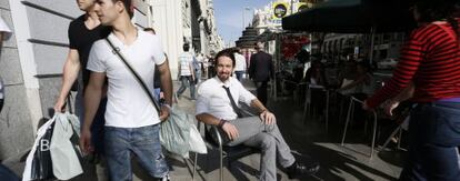 Pablo Iglesias posa en la Gran Vía madrileña.