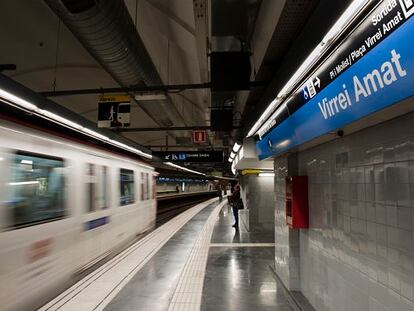 La estación de Virrei Amat de la L5 del Metro de Barcelona, vacía, este miércoles.

@TMB_BARCELONA
01/04/2020