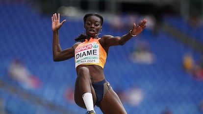 Fátima Diame, durante uno de sus saltos este martes.