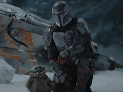 Pedro Pascal y Baby Yoda en el primer capítulo de la segunda temporada de 'The Mandalorian'.