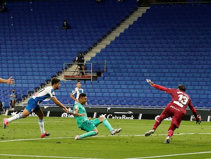 Casemiro marca el gol del triunfo del Real Madrid ante el Espanyol.