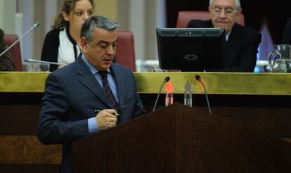 Javier de Andrés en la tribuna de las Juntas Generales de Álava