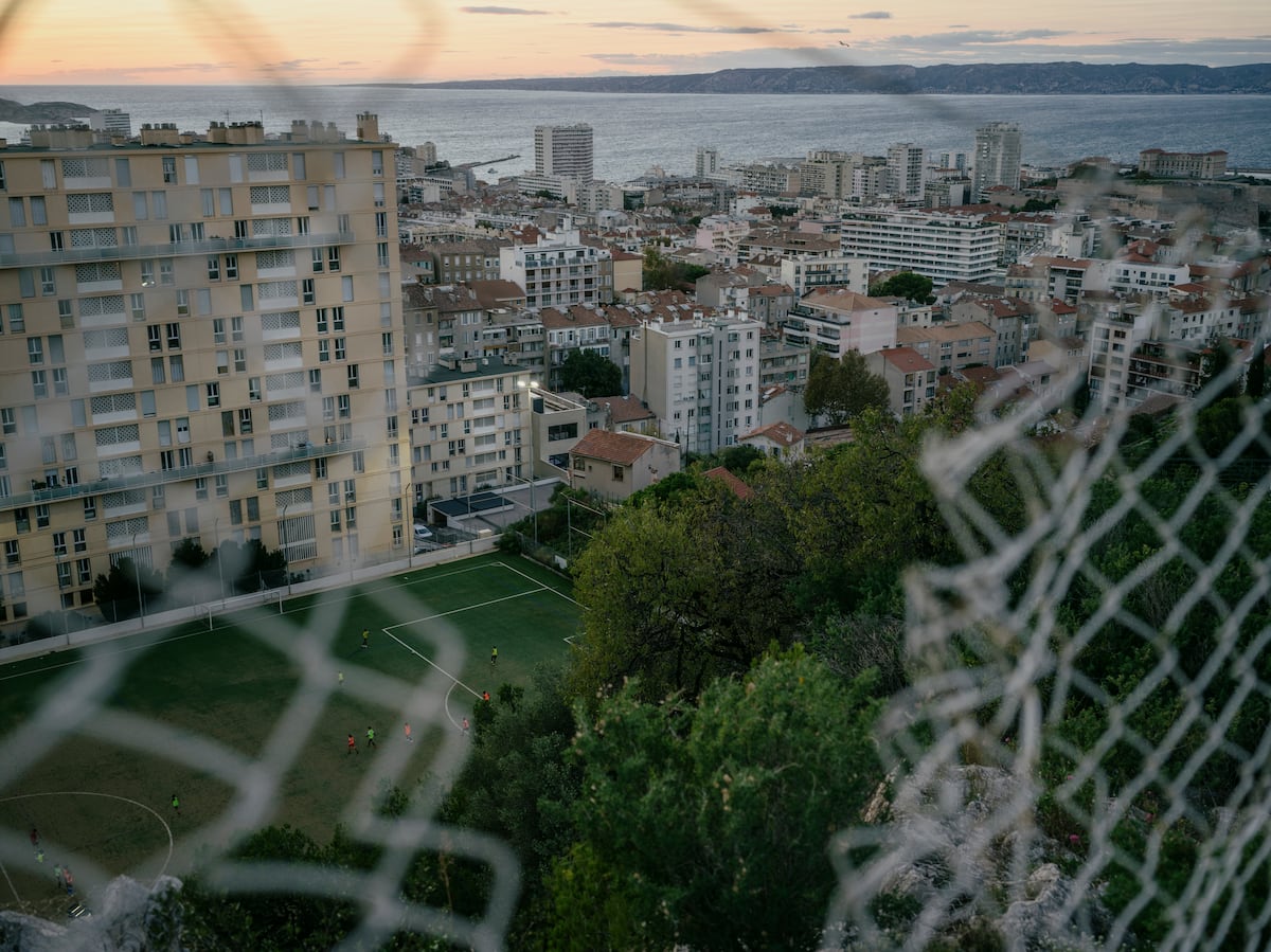 Youth gangs of Marseille: blood, power and social networks international