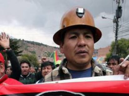 En la imagen, el máximo líder de la COB, el minero Juan Carlos Trujillo. EFE/Archivo