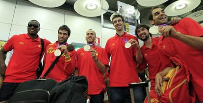 Llegada de la selección española de baloncesto tras ganar la plata en Londres