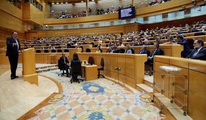 El portaveu del PDeCAT al Senat, Josep Lluís Cleries, durant la seva intervenció al ple extraordinari del 27 d'octubre.
