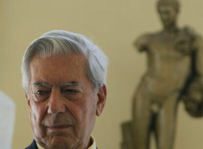 Mario Vargas Llosa, fotografiado ayer en el Círculo de Bellas Artes de Madrid, donde habló de su libro <i>Sables y utopías.</i>