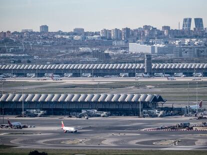 Vista panorámica del aeropuerto Adolfo Suárez de Madrid, en el distrito Barajas.