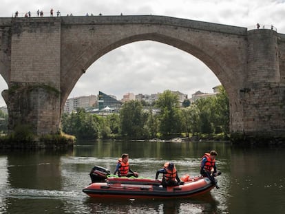 Equipos de rescate hallan el cuerpo sin vida del joven en el río Miño a su paso por la ciudad de Ourense.