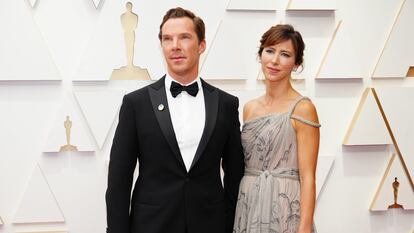 El actor Benedict Cumberbatch y la directora teatral Sophie Hunter, en la gala de los Oscar celebrada en marzo de 2022 en Hollywood (California).